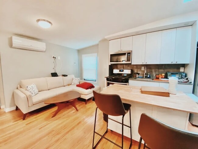 Primary Photo - Furnished room/NOT APARTMENT