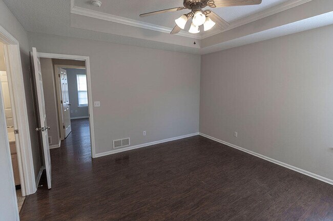 Building Photo - 1871 Field St