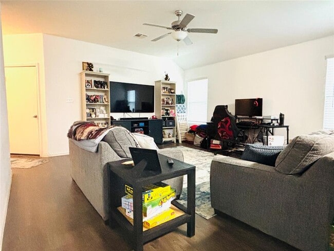 Building Photo - 113 Star Pass