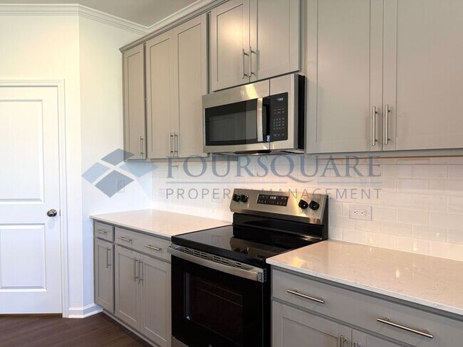 Building Photo - Spacious 4-Bed Home with Flex Room, Loft, Screened Porch & 2-Car Garage – Convenient to Angier an...