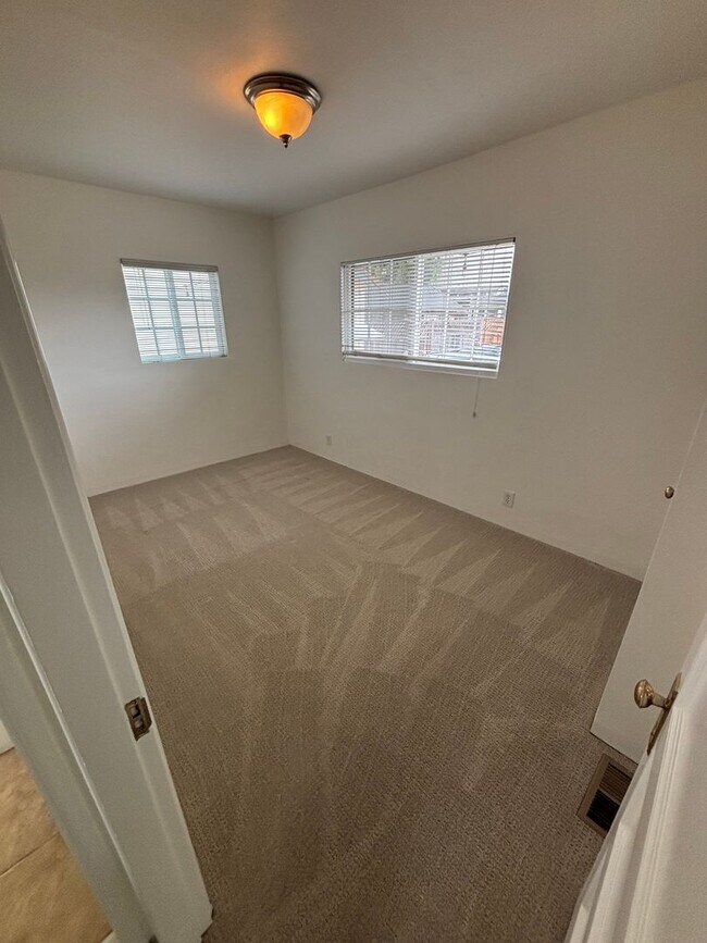 Building Photo - Charming One-Bedroom Retreat in Prime Santa Barbara Location