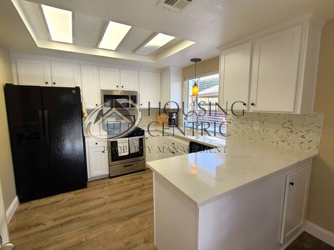 Building Photo - Executive Folsom Rental EXCELLENT Location and a POOL!