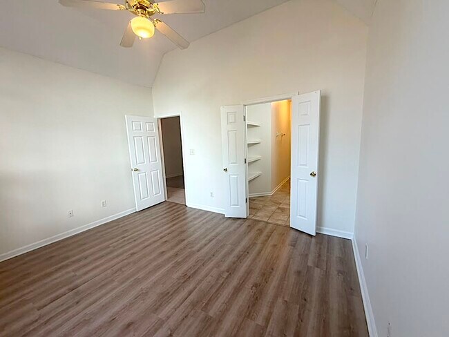 Building Photo - 7751 Lipscomb Dr