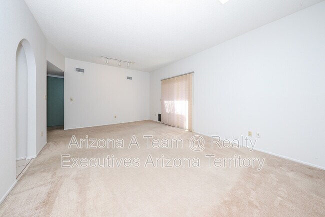 Building Photo - Rivenoak Circle-8178 E.