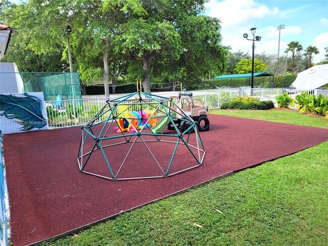 Building Photo - 9728 Hammocks Blvd