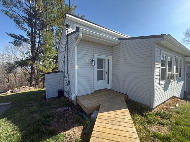 Building Photo - 7074 Hickman Cemetery Rd