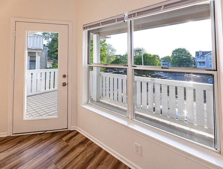 Balcony entrance ce from living room - 14301 Rosy Ln