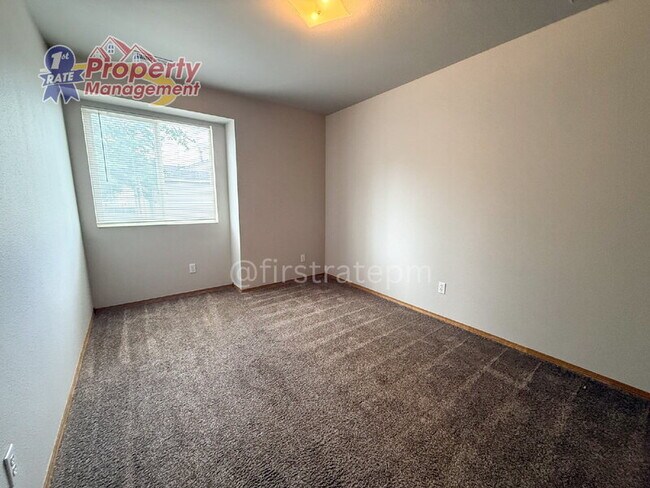 Building Photo - 4876 W Blodgett Ln