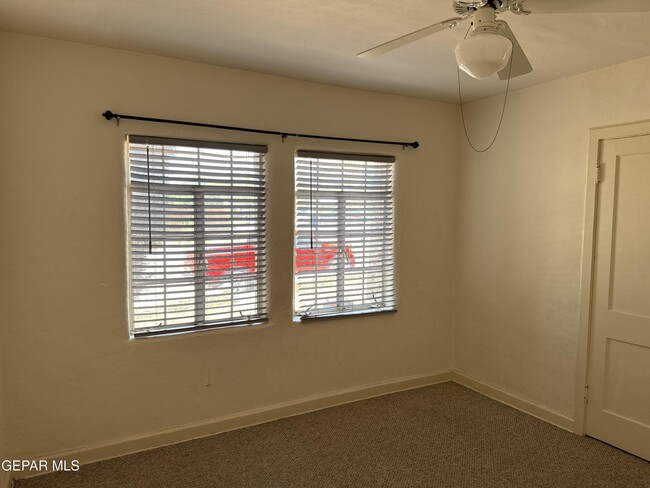 Building Photo - 1222 Mesita Dr