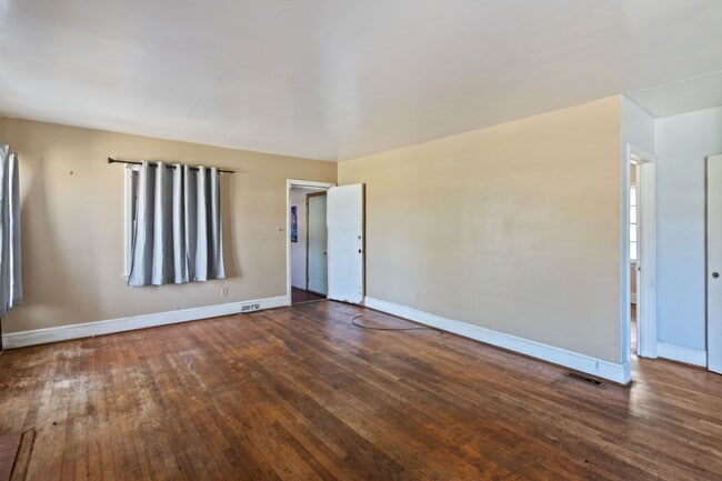 Building Photo - 224 NC-561