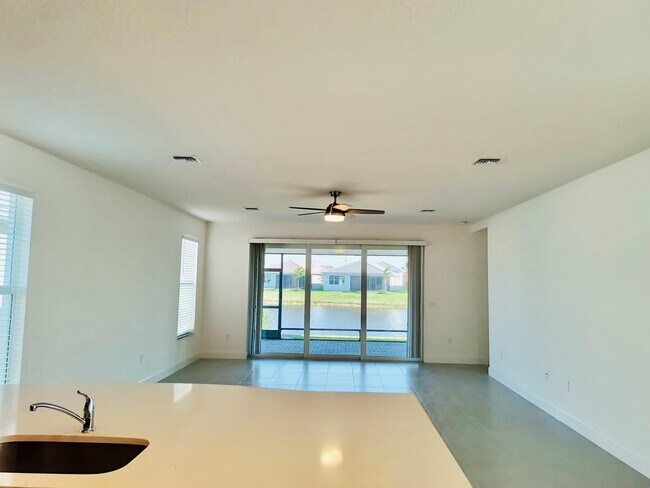 Building Photo - 13352 SW River Rock Rd