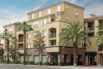 Building Photo - Pinnacle at Fullerton
