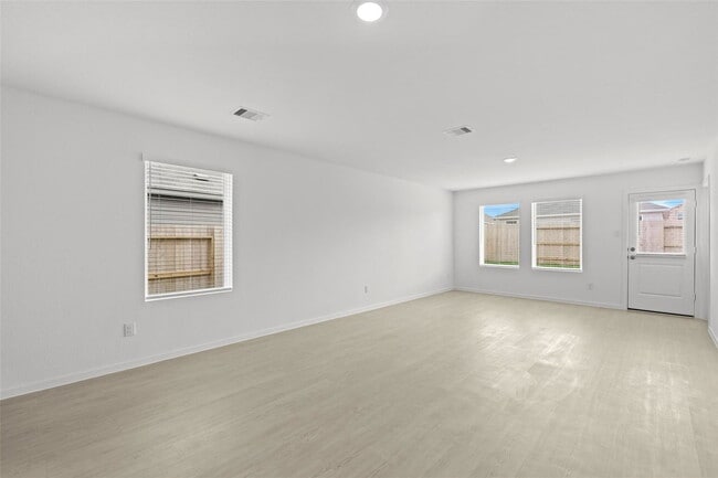 Building Photo - 214 Farray Frst Ln St