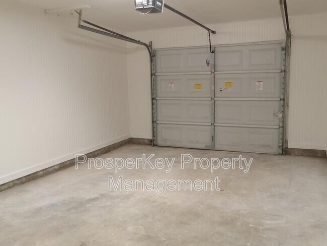 Building Photo - 7331 Paprika Ln