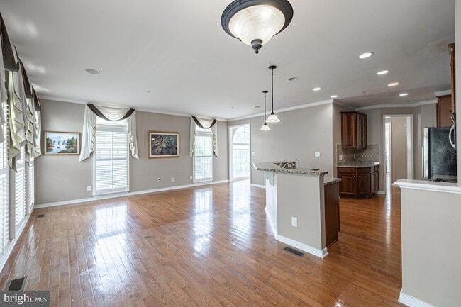 Building Photo - 2915 Murano Way