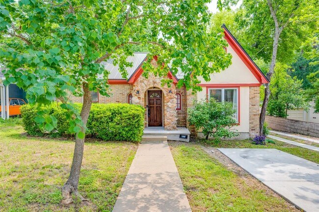 Building Photo - 1623 Palma Plaza