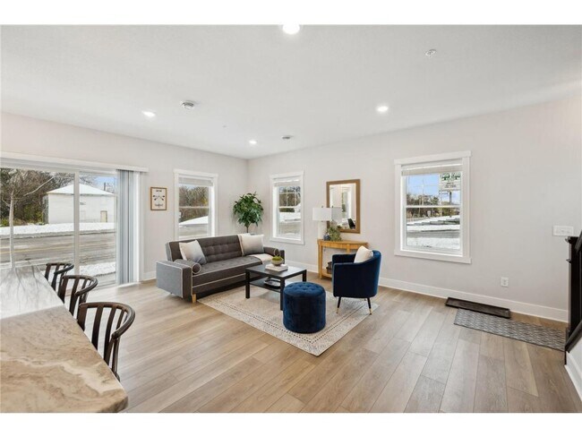 Building Photo - 3411 Douglas Dr N