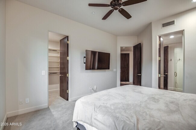 Building Photo - 9671 E Monument Dr