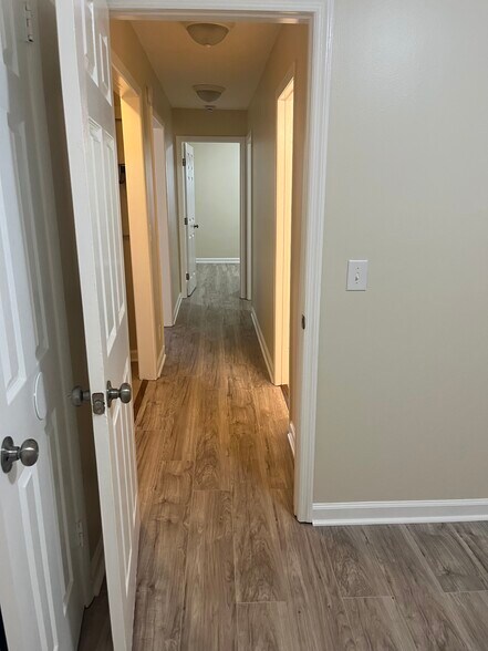 Building Photo - 104 Tuckahoe Square E