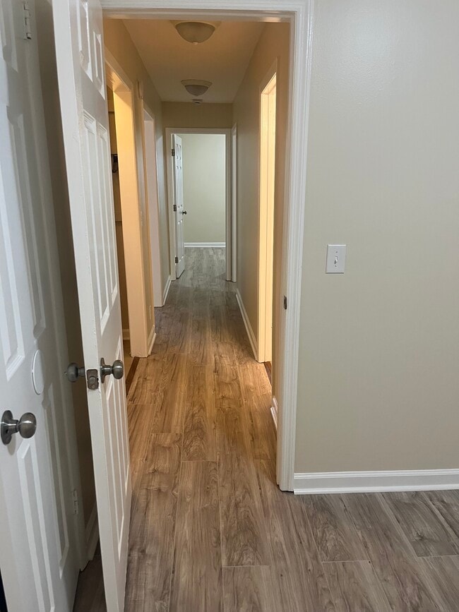 Building Photo - 104 Tuckahoe Square E