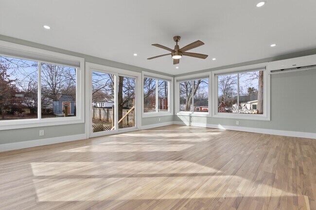 Building Photo - 622 Longview Dr