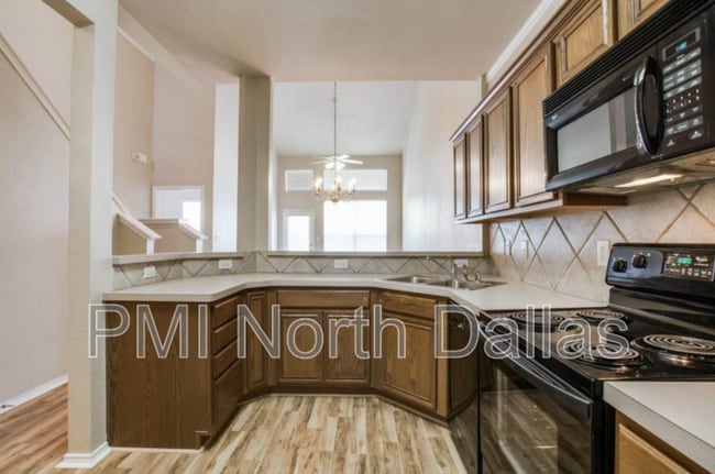 Building Photo - 7001 Van Gogh Dr