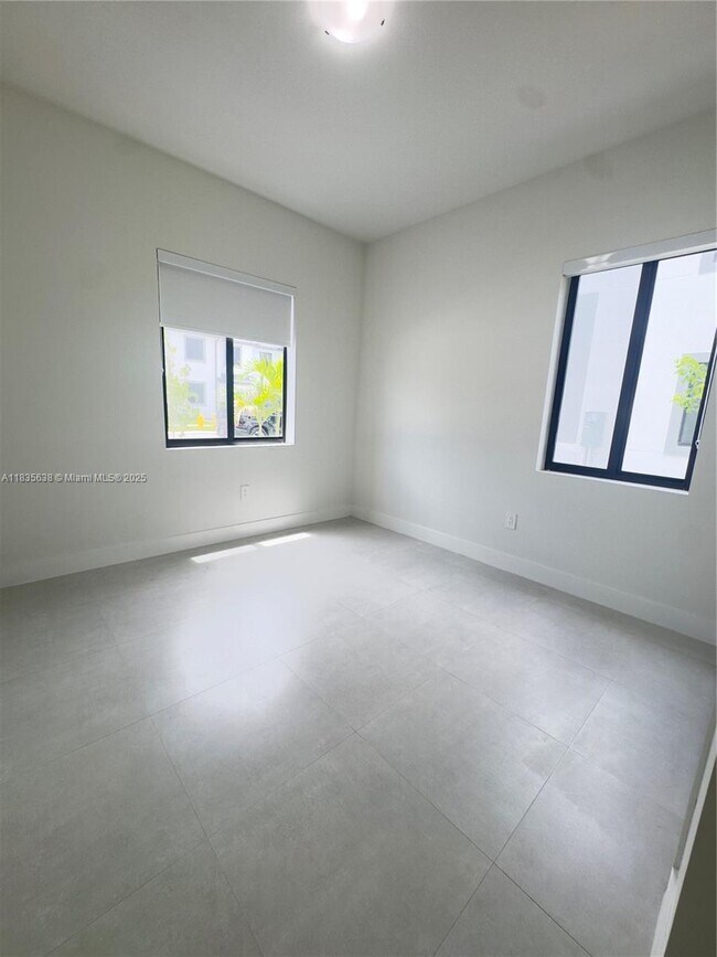 Building Photo - 34501 SW 191st Ct