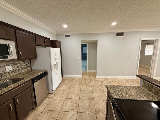 Building Photo - 139 Mayfair Cir