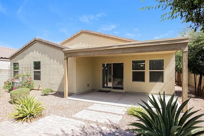 Building Photo - 2432 W Jessica Ln