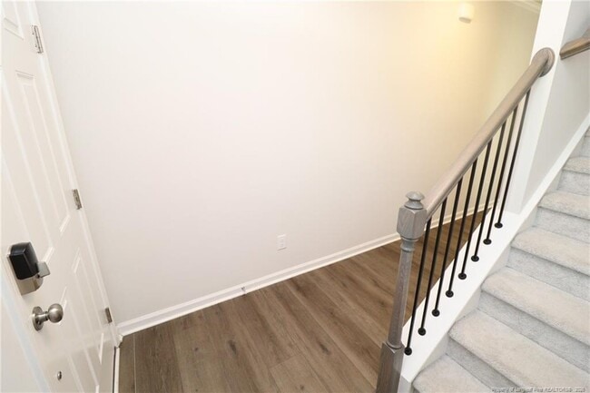 Building Photo - 1214 Rosefinch Dr