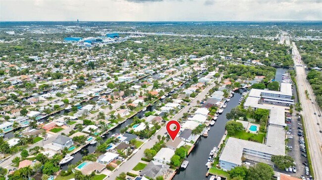 Building Photo - 1001 SW 12th Ct