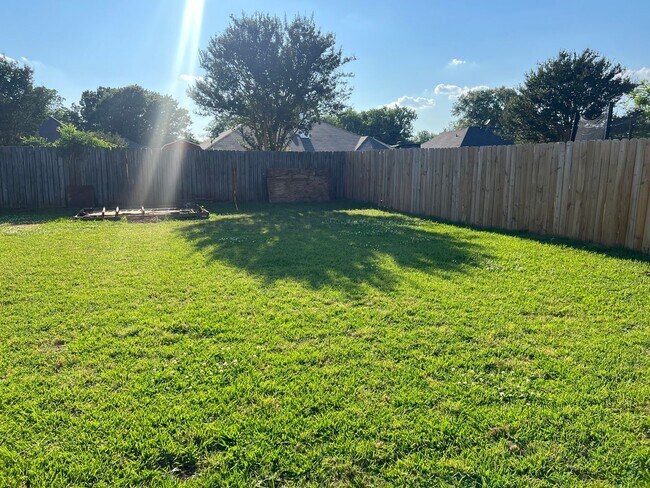 Building Photo - Close to Barksdale Air Force Base... You d...