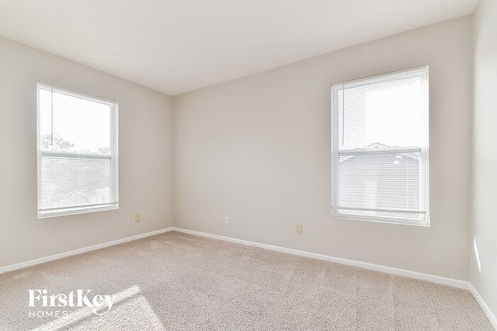 Building Photo - 723 Sedgewick Ln