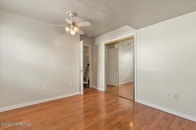 Building Photo - 301 Norwood Ave