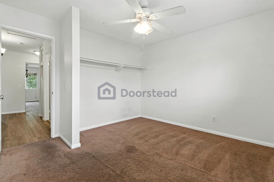 Building Photo - 9175 Campina Dr