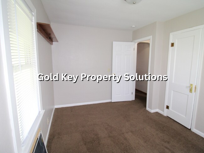 Building Photo - 3 BR 1 BA House in Meadowbrook Area with G...