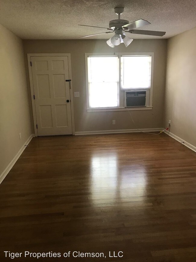 Building Photo - 218 Cochran Rd