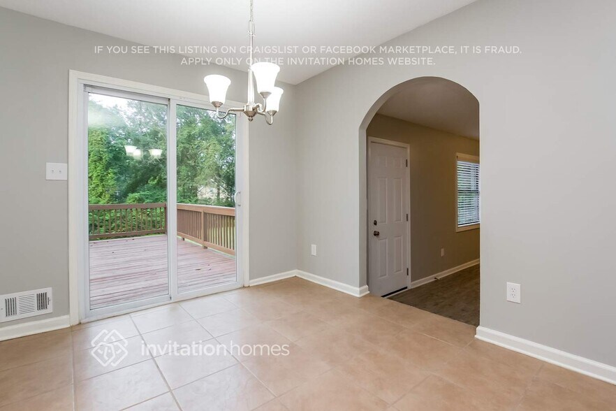Building Photo - 2222 Greenridge Dr SW