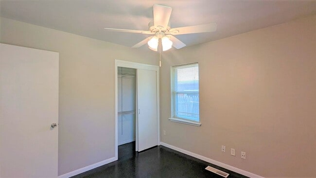 Building Photo - 3 Bed 1.5 Bath 2 Car Garage -Casady Hills ...