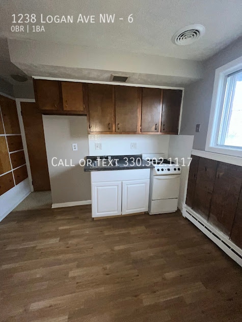 Building Photo - Studio Apartment Rent Ready