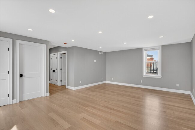 Building Photo - 17 Allston St