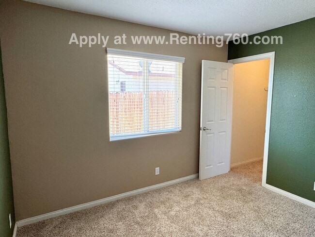 Building Photo - Modern 4 Bedroom 2 Bathroom Home