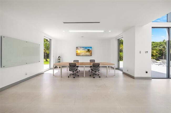 Building Photo - 17250 SW 52nd Ct