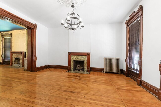 Building Photo - Huge Brick House in Victorian Village/Short North, Beautiful Woodwork 3 Car Garage and Swimming pool