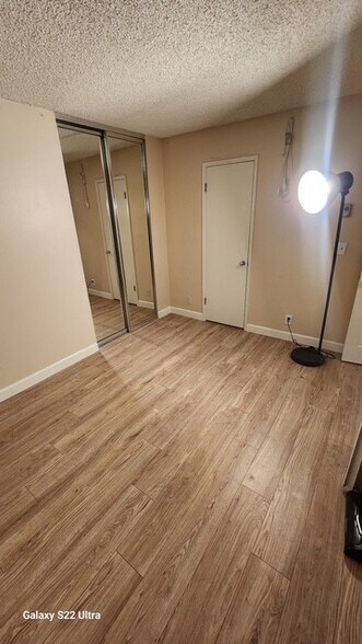 Building Photo - 3565 Linden Ave
