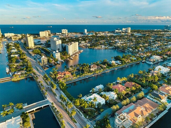 Building Photo - 300 Royal Plaza Dr