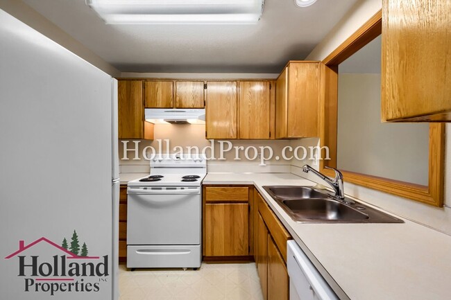 Building Photo - 15459 SW Donna Ct