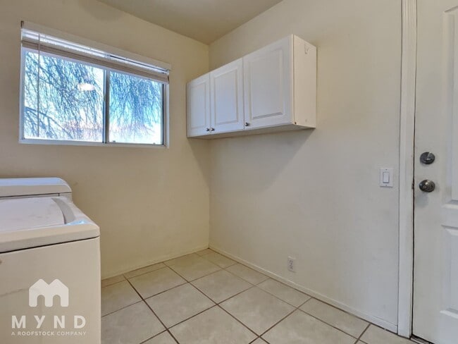 Building Photo - 3434 W Desert Bend Loop