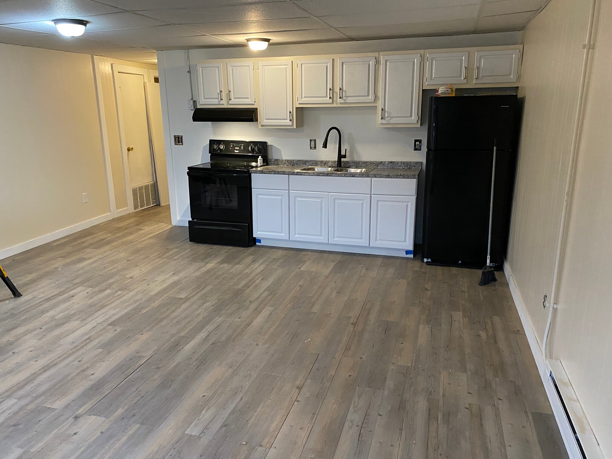 Building Photo - 93 Pleasant St