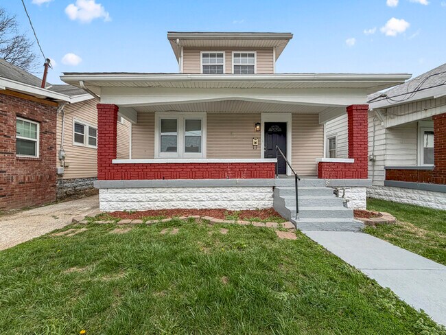 Building Photo - 823 S 38th St